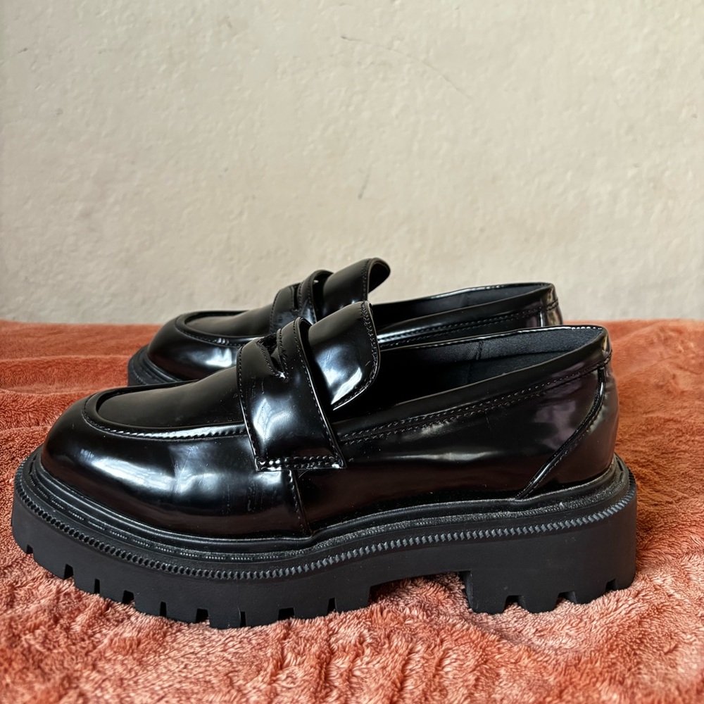 Aldo Black Patent Chunky Lug Sole Loafers | Women’s 7 - Picture 3 of 9
